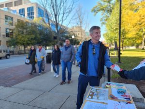 Do Farmers Markets Build Community? New Research Says Yes